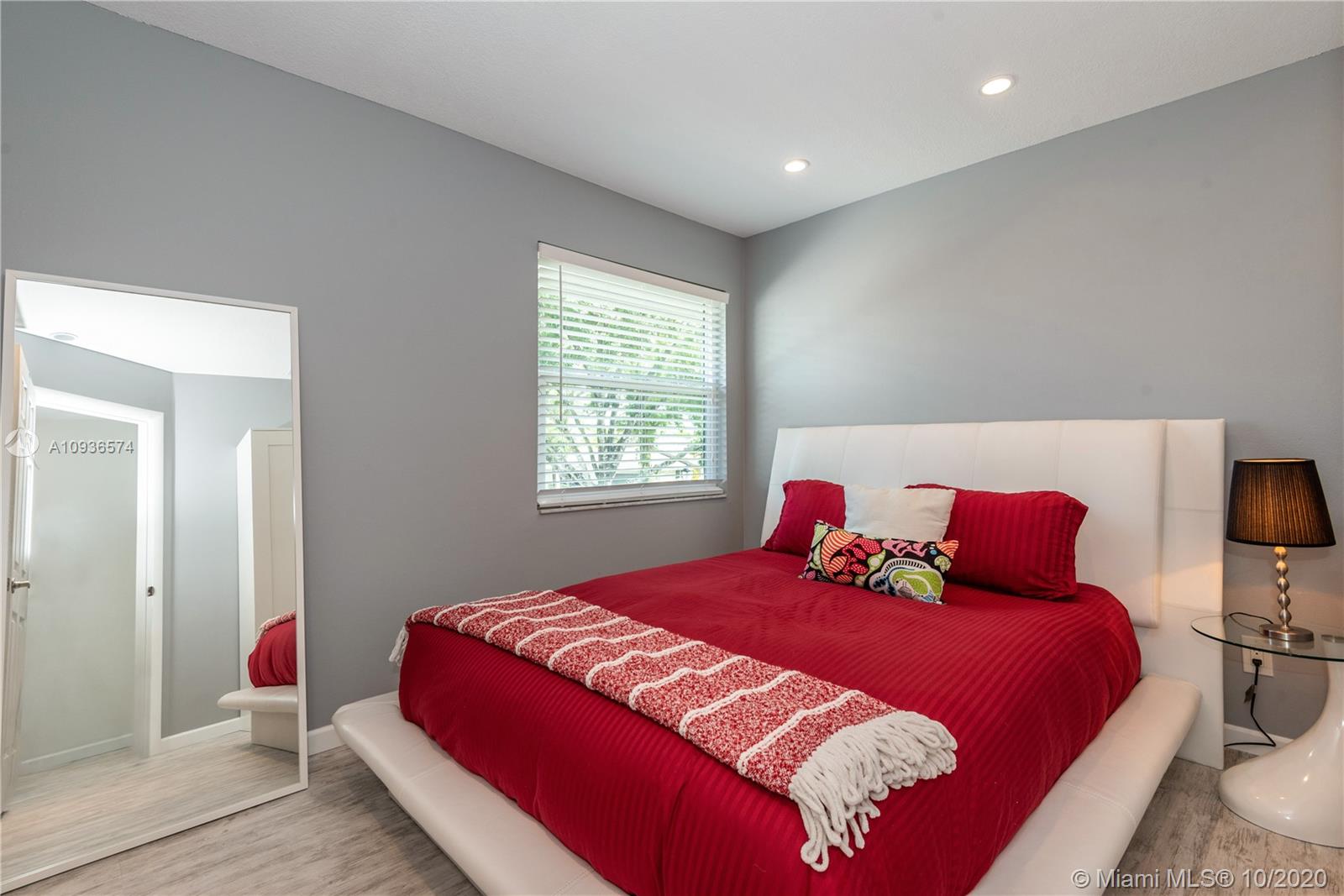63 Greens Road Hollywood, FL 33021 - Photo 21 of 27 Gallery Image 21