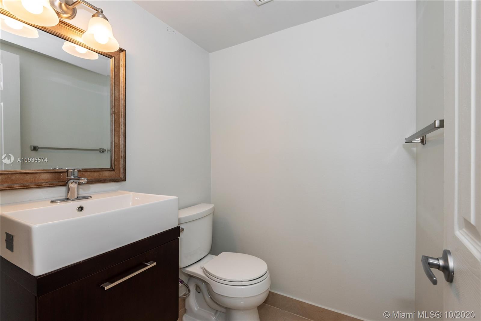 63 Greens Road Hollywood, FL 33021 - Photo 23 of 27 Gallery Image 23