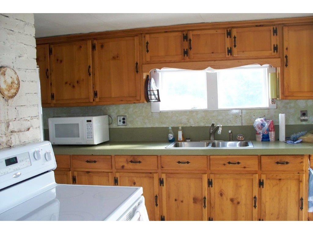 185 Skip Road Buxton, ME 04093 - Photo 9 of 17