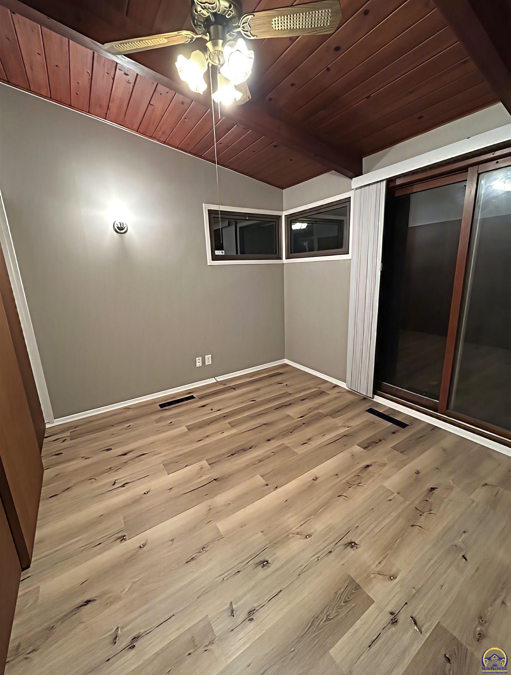 2516 Southwest Burnett Road Topeka, KS 66614 - Photo 19 of 23