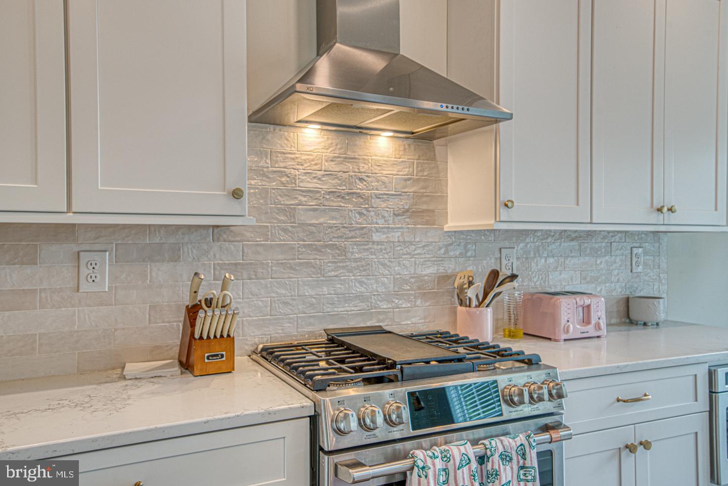 2 Harvey Road Wallingford, PA 19086 - Photo 17 of 38