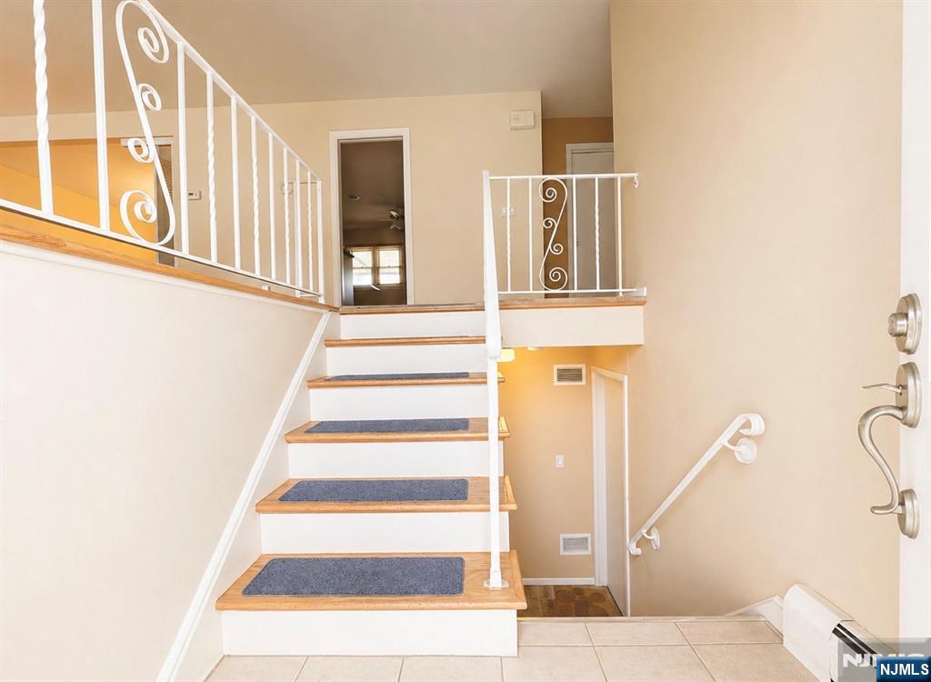 274 Seton Hall Drive Paramus, NJ 07652 - Photo 14 of 26