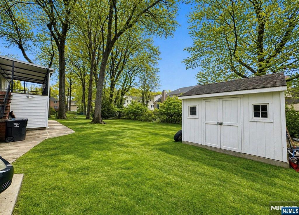 274 Seton Hall Drive Paramus, NJ 07652 - Photo 24 of 26