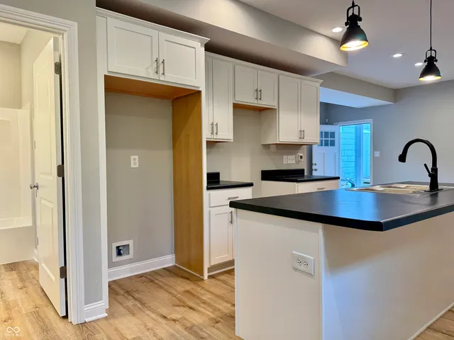 $179,900 | 859 North Oakland Avenue, Indianapolis, IN 46201