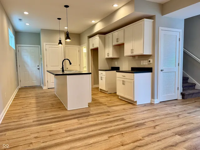 $179,900 | 859 North Oakland Avenue, Indianapolis, IN 46201