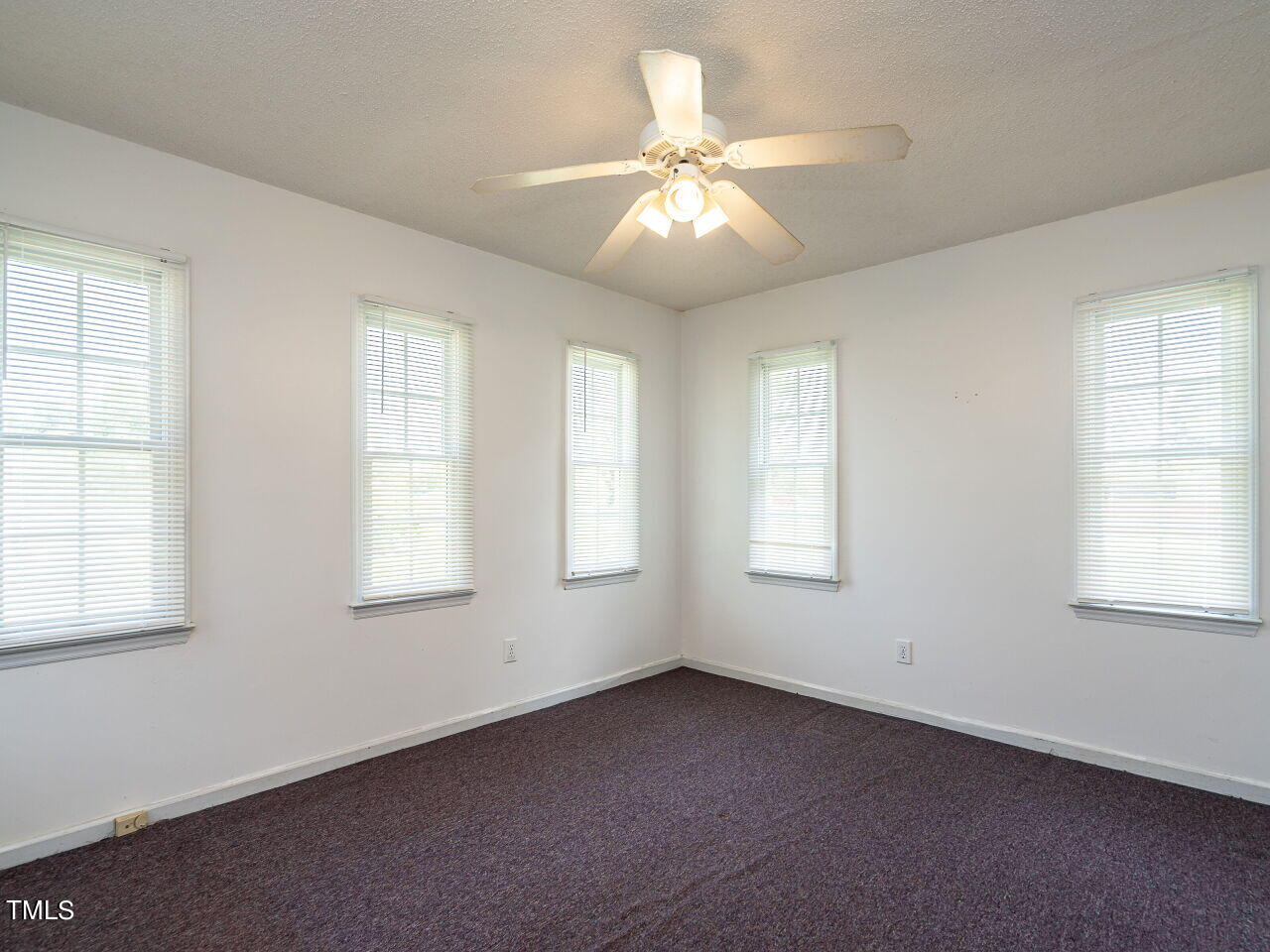 597 Thorne Road Selma, NC 27576 - Photo 25 of 28 022-1280x960-sunroom - Copy