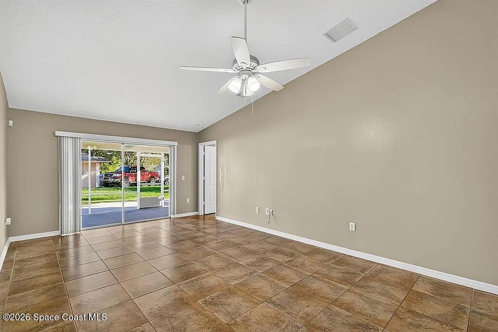 361 Del Monte Road, Unit B Sebastian, FL 32958 - Photo 11 of 23 en empty room with window