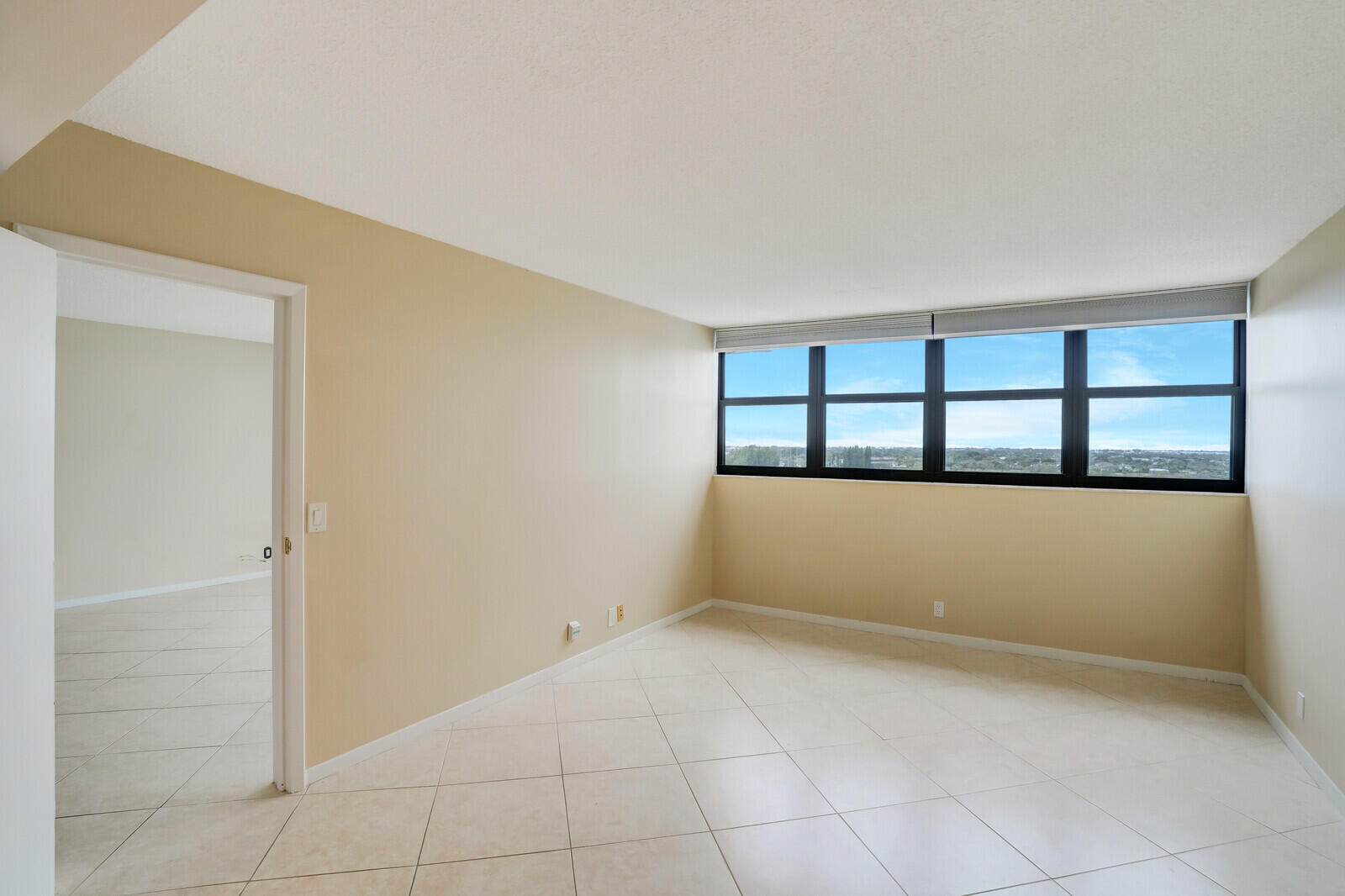 336 Golfview Road, Unit 1115 North Palm Beach, FL 33408 - Photo 17 of 40 Primary Bedroom