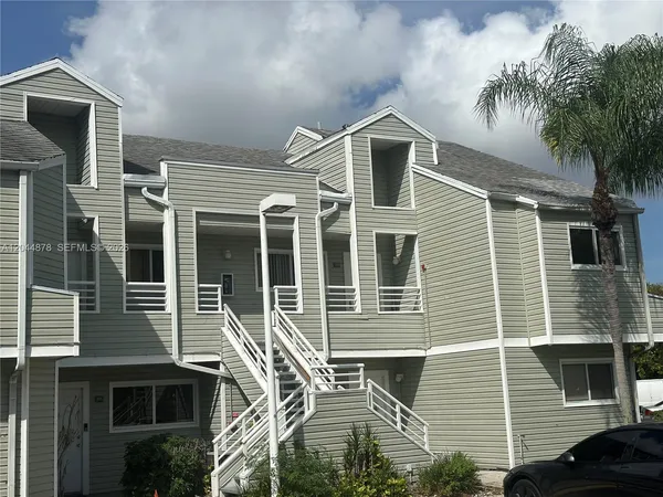 $2,100 | 3417 Northwest 44th Street, Unit 206, Oakland Park, FL 33309