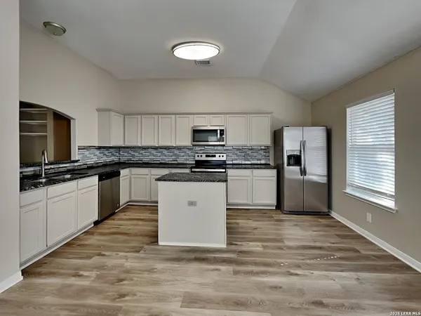 $1,739 | 352 Meadow New Braunfels Tx 78130, New Braunfels, TX 78130