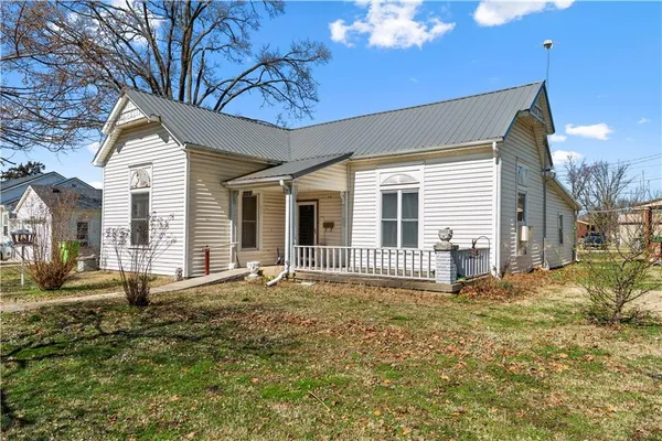 $149,900 | 308 East Olive Street, Rich Hill, MO 64779