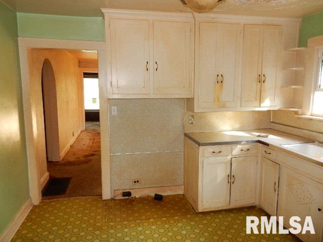 2637 South 11th Street Springfield, IL 62703 - Photo 5 of 11 Gallery Image 5