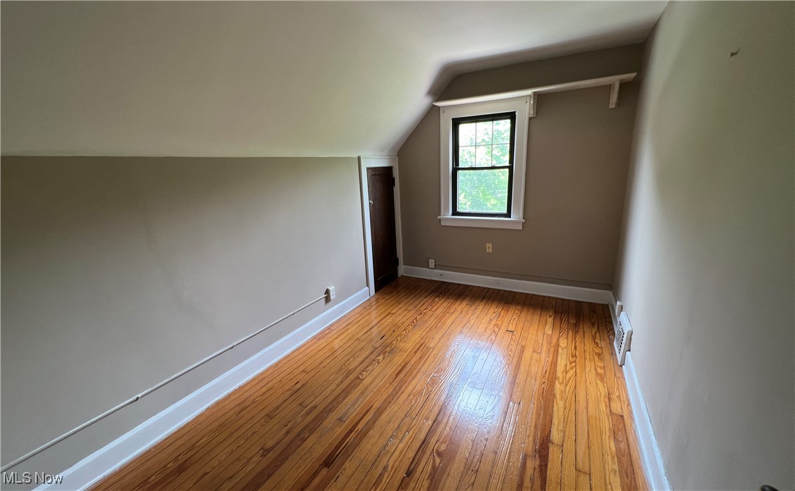 3604 Normandy Road Cleveland, OH 44120 - Photo 4 of 21 Upper Unit