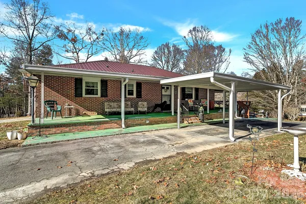 $510,000 | 44 Tuttle Road, Hendersonville, NC 28792