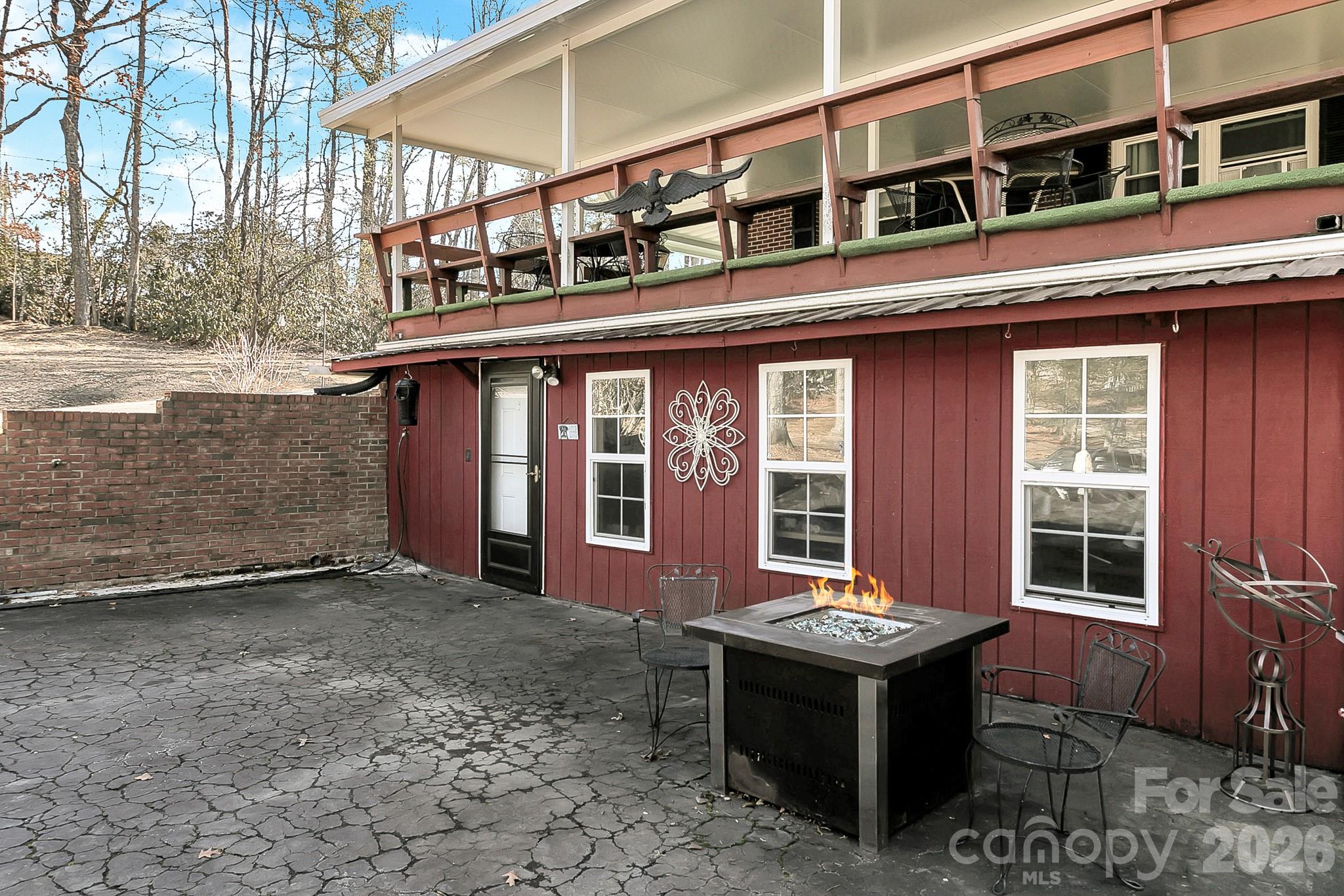 44 Tuttle Road Hendersonville, NC 28792 - Photo 4 of 25