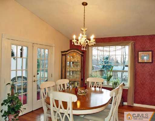 13 Wilk Road Edison, NJ 08837 - Photo 3 of 10