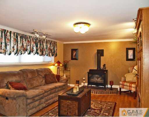 13 Wilk Road Edison, NJ 08837 - Photo 8 of 10