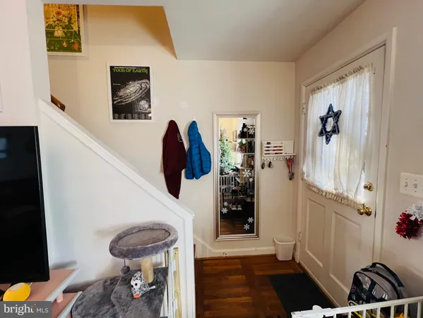 $2,450 | 909 South Irving Street, Arlington, VA 22204