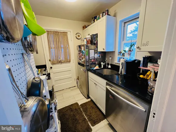 $2,450 | 909 South Irving Street, Arlington, VA 22204