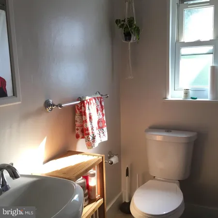 $2,450 | 909 South Irving Street, Arlington, VA 22204
