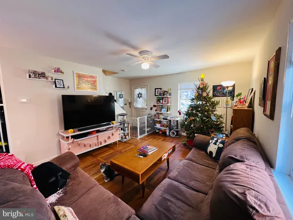 $2,450 | 909 South Irving Street, Arlington, VA 22204