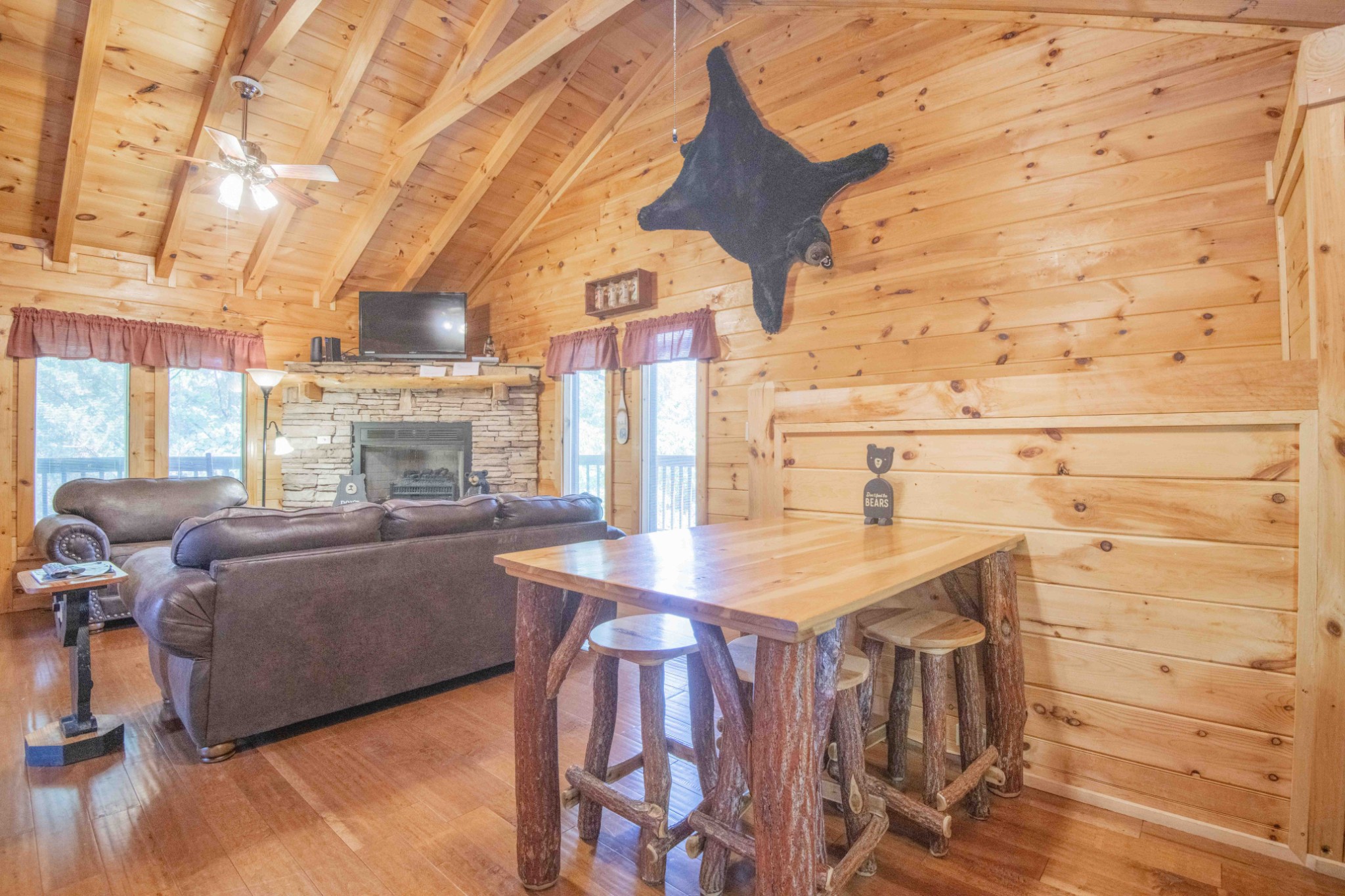 1615 Paradise Ridge Drive Sevierville, TN 37862 - Photo 11 of 38 Gallery Image 11