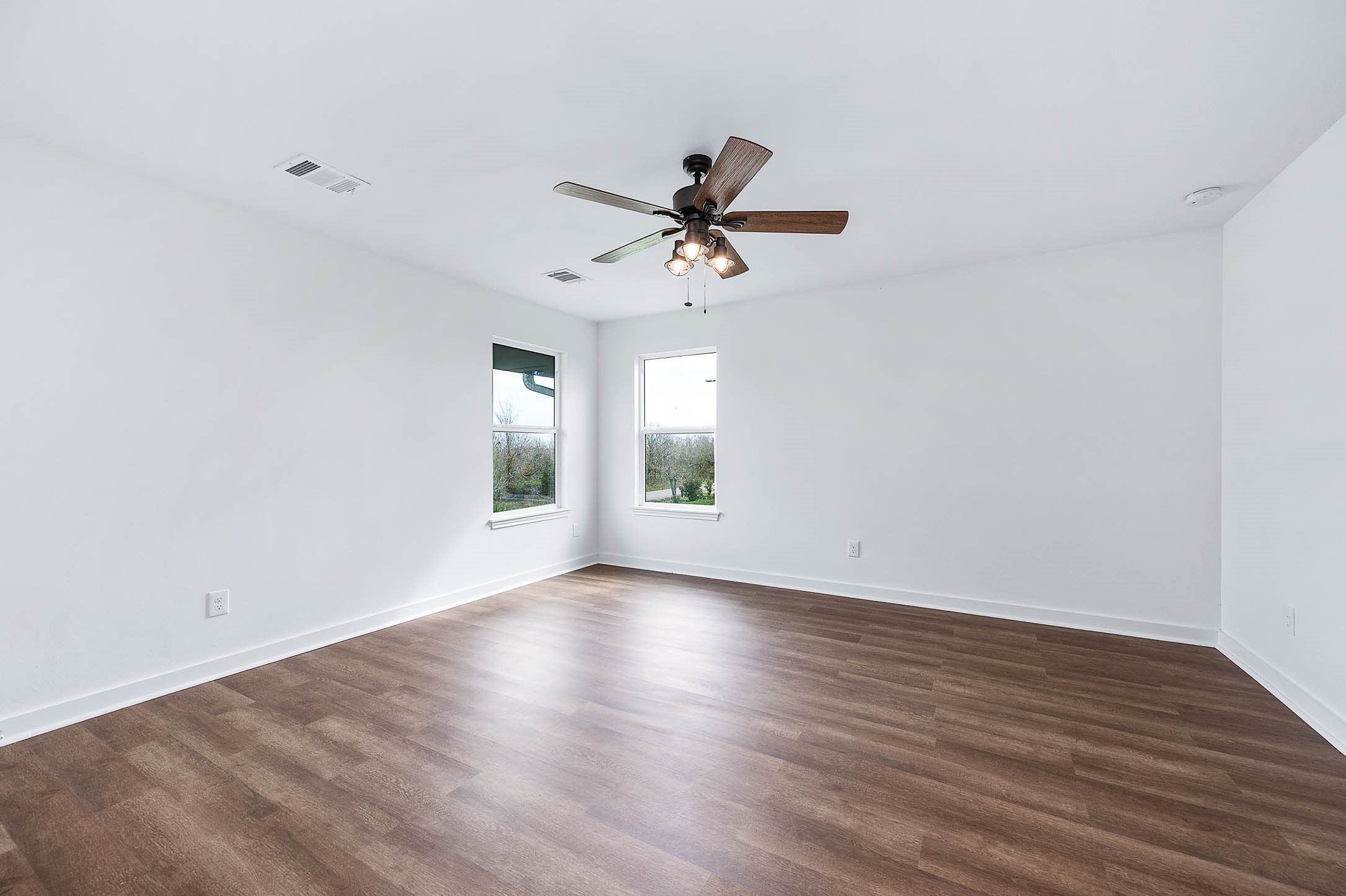 12827 Sandpiper Road Angleton, TX 77515 - Photo 19 of 42 Bedroom 2