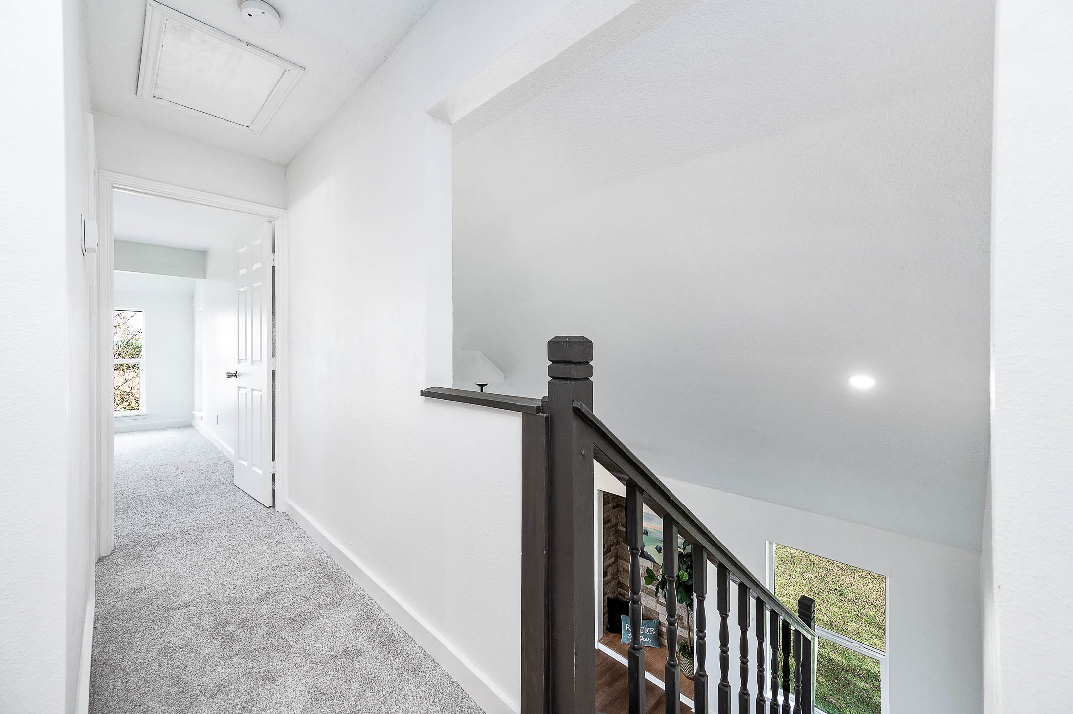 12827 Sandpiper Road Angleton, TX 77515 - Photo 24 of 42 Upstairs landing