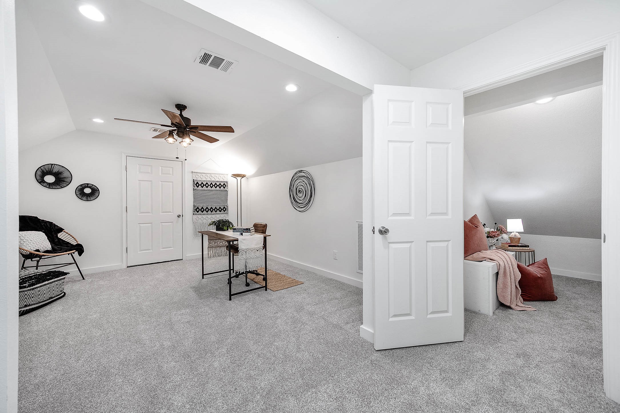 12827 Sandpiper Road Angleton, TX 77515 - Photo 28 of 42 Upstairs flex spaces