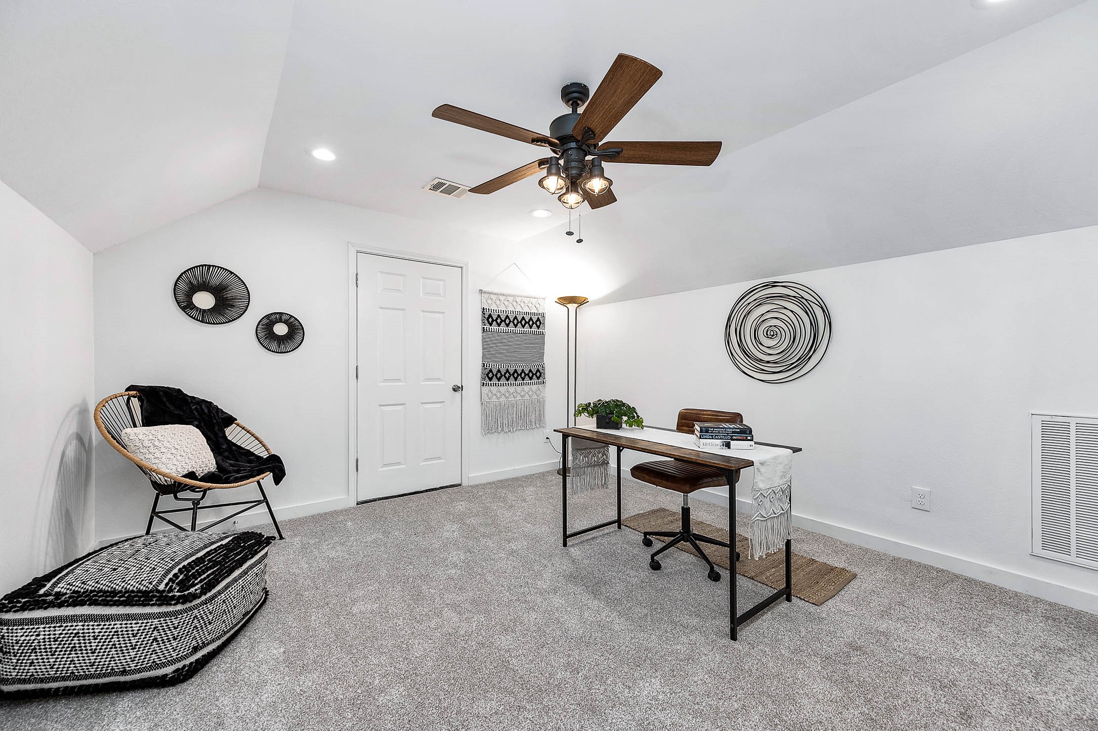 12827 Sandpiper Road Angleton, TX 77515 - Photo 30 of 42 Upstairs extra room / flex space