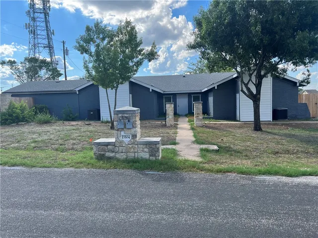 $525,000 | 15504 Spring Hill Lane, Pflugerville, TX 78660