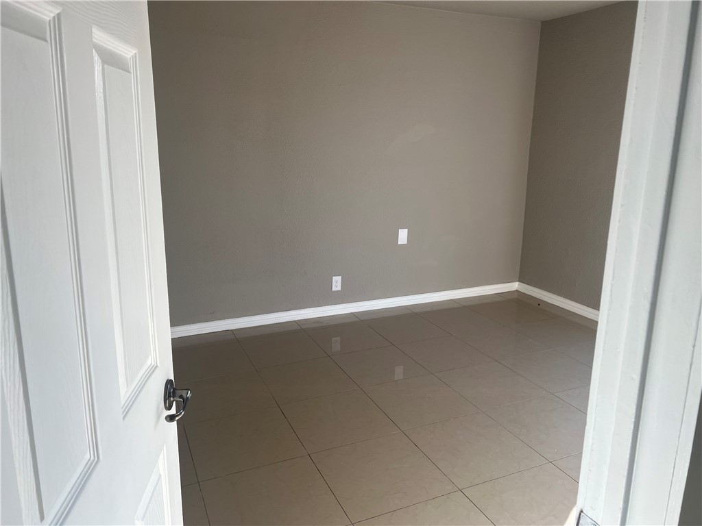 15504 Spring Hill Lane Pflugerville, TX 78660 - Photo 2 of 17