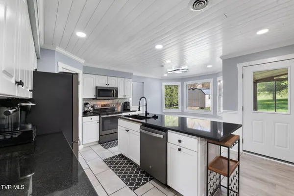 $529,900 | 21164 Vances Mill Road, Abingdon, VA 24211