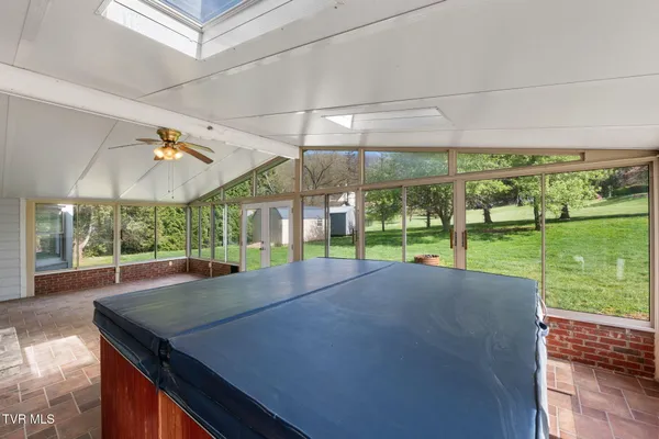 $529,900 | 21164 Vances Mill Road, Abingdon, VA 24211