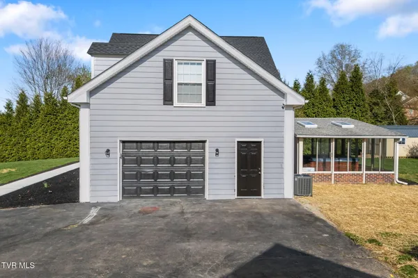$529,900 | 21164 Vances Mill Road, Abingdon, VA 24211