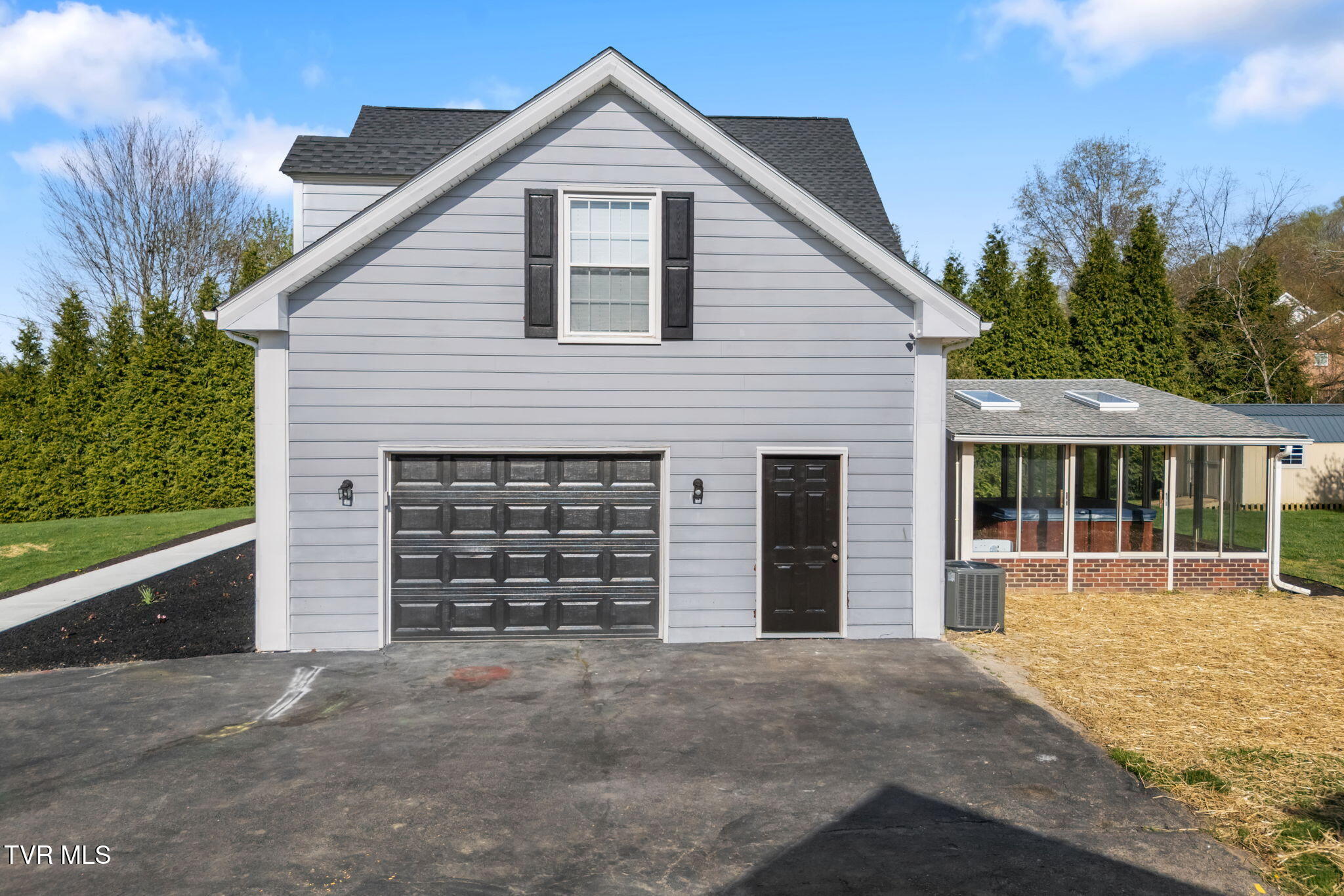 21164 Vances Mill Road Abingdon, VA 24211 - Photo 9 of 66 9-web-or-mls-21164-vances-mill-rd