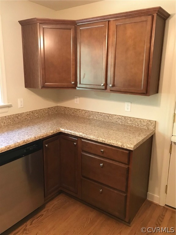 8855 Strath Road Henrico, VA 23231 - Photo 4 of 23 a kitchen with a sink and cabinets