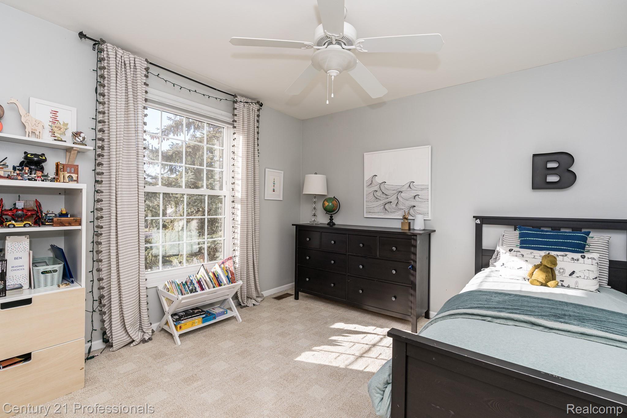 4245 Holly Lane Rochester, MI 48306 - Photo 26 of 48 bedroom 2.jpg