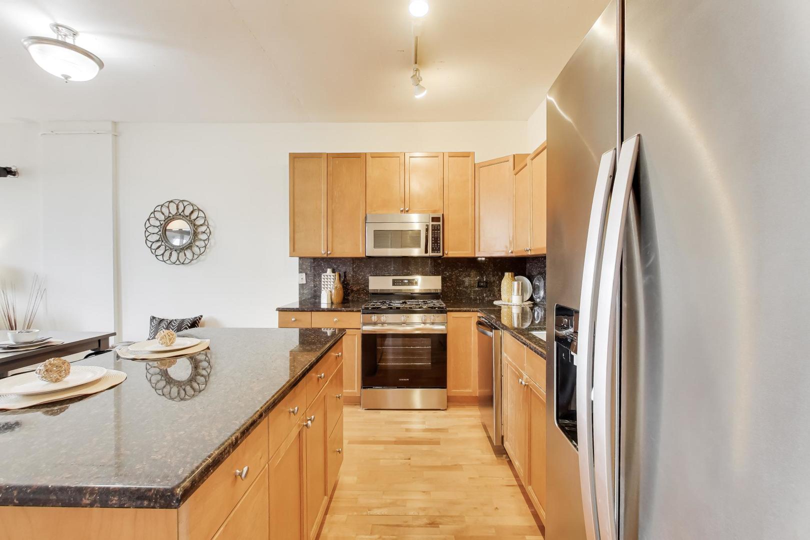 1001 West Madison Street, Unit 606 Chicago, IL 60607 - Photo 10 of 22
