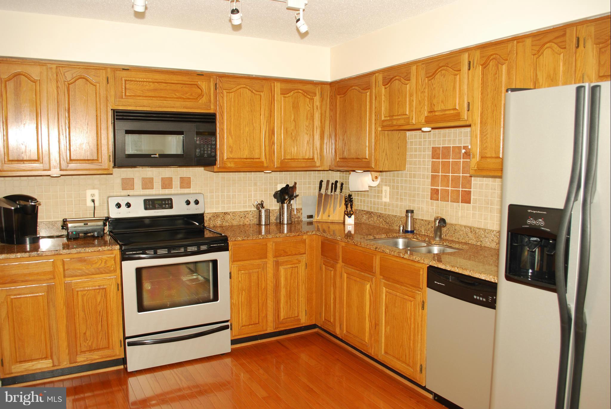7206 Squirrel Run Court Springfield, VA 22152 - Photo 14 of 28 Kitchen