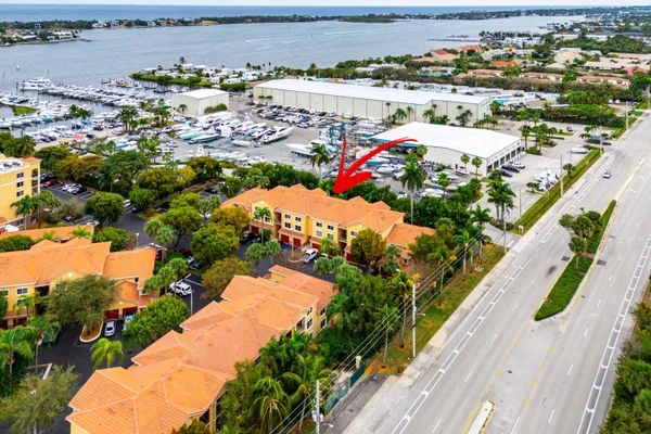 $2,000 | 900 Scotia Drive, Unit 102, Hypoluxo, FL 33462