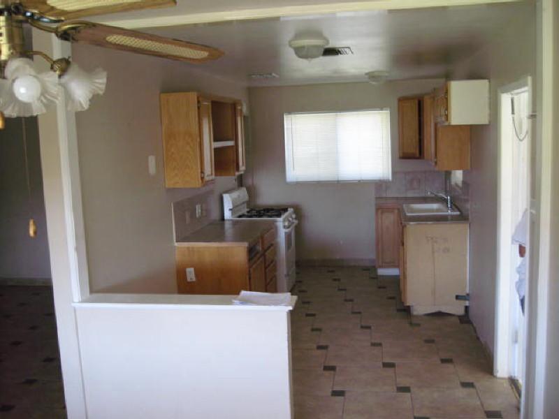 3043 East Cheery Lynn Road Phoenix, AZ 85016 - Photo 4 of 17 Kitchen