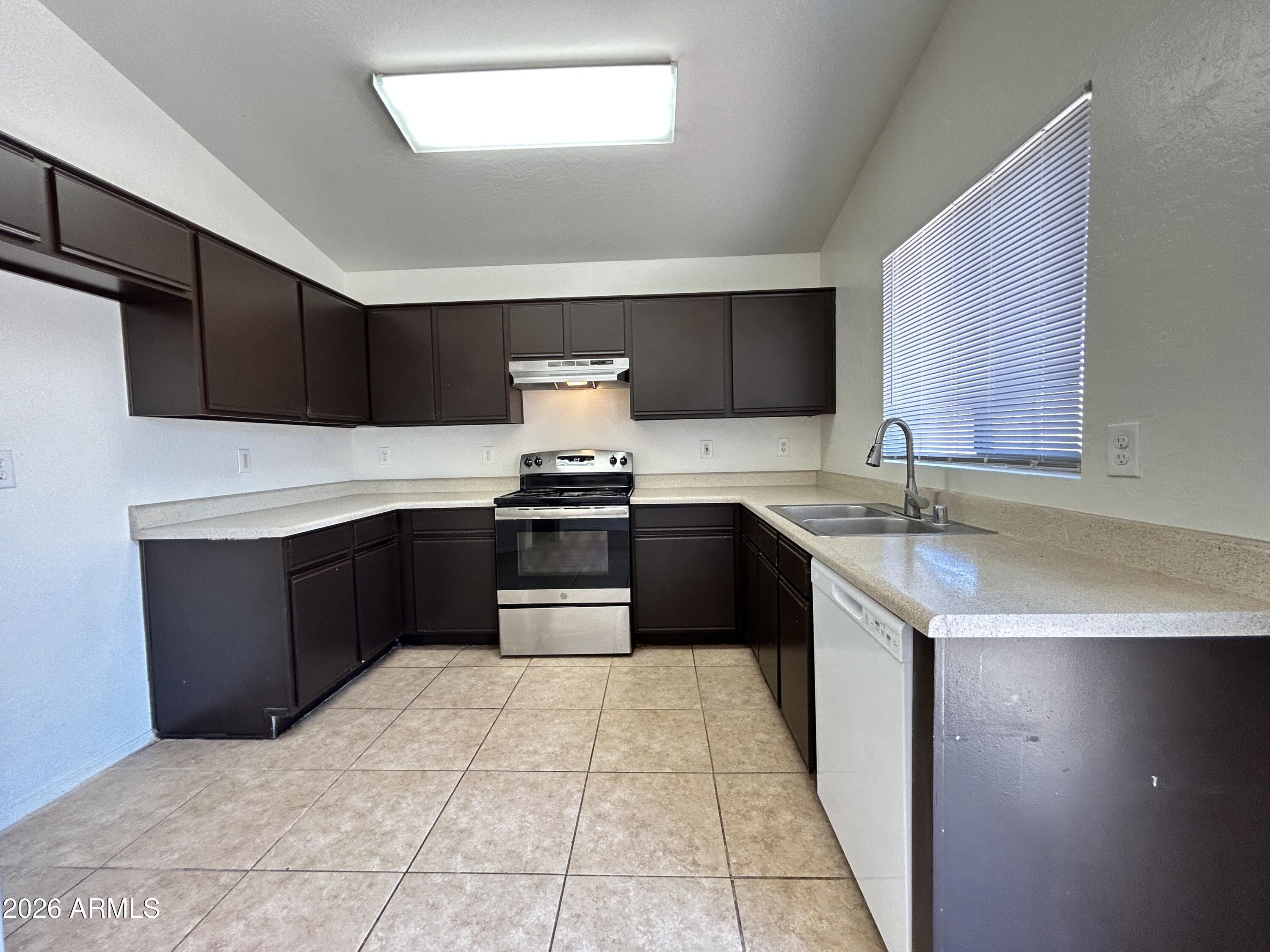 15036 West Calavar Road Surprise, AZ 85379 - Photo 4 of 20 IMG_3277