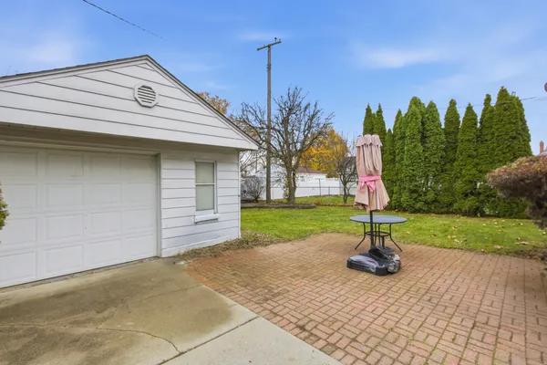 $259,000 | 2655 Willow Street, Dearborn, MI 48124