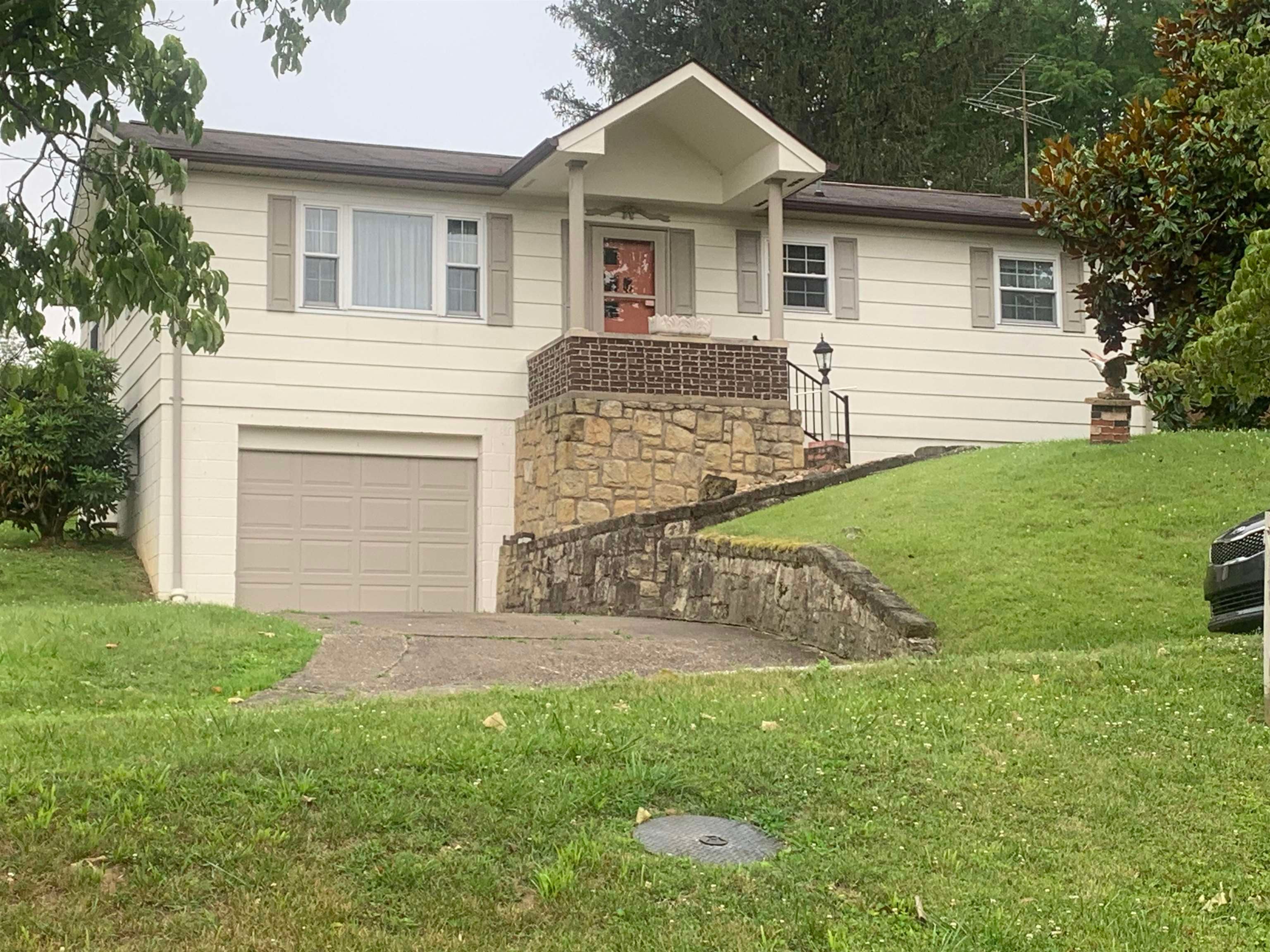 5181 West Pea Ridge Road Huntington, WV 25705 - Photo 1 of 18 Gallery Image 1