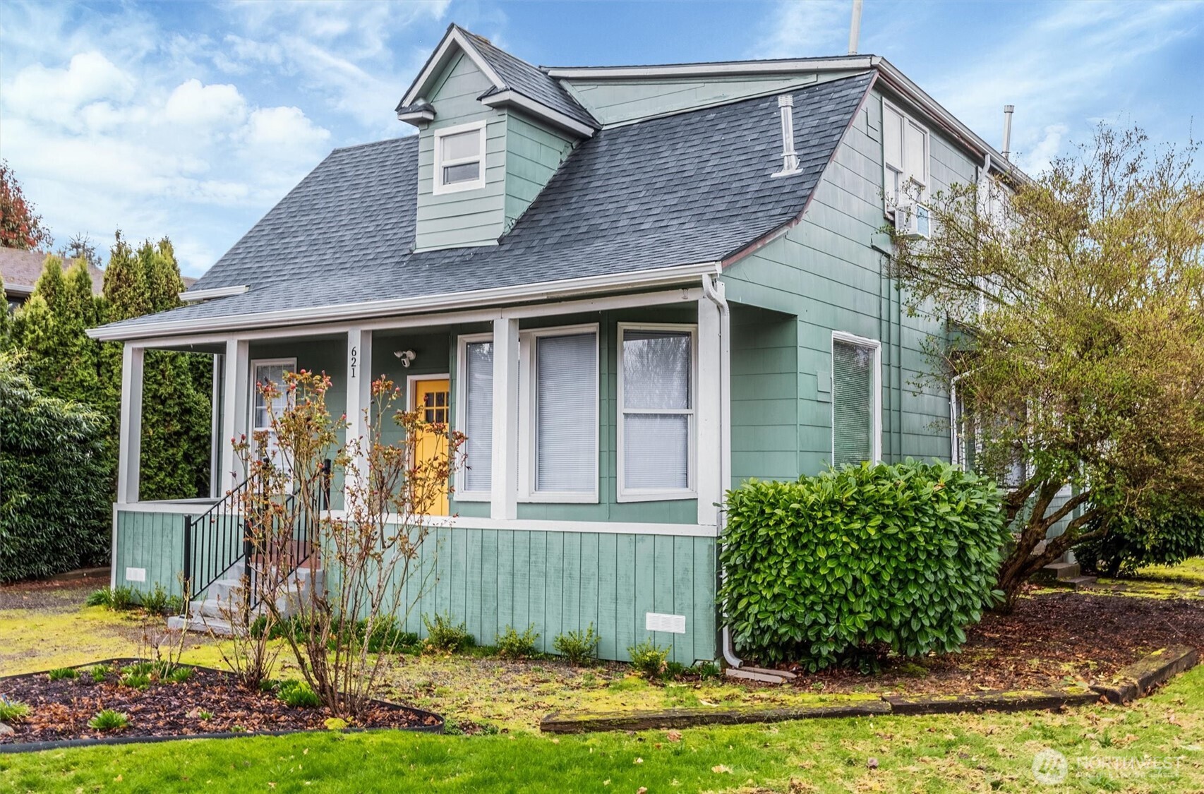 621 Houser Way South Renton, WA 98057 - Photo 2 of 40