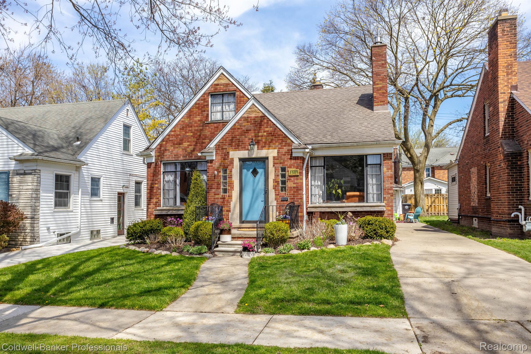 414 Lothrop Road Grosse Pointe, MI 48236 - Photo 3 of 35 Gallery Image 3