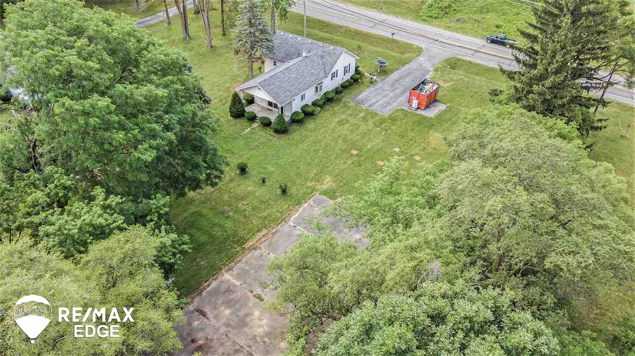 8039 East Coldwater Road Davison, MI 48423 - Photo 8 of 20 50081889-7.JPG