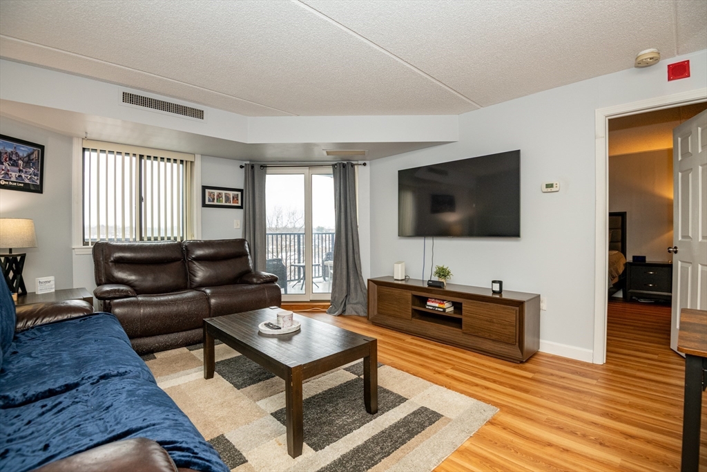 60 Rantoul Street, Unit 604N Beverly, MA 01915 - Photo 7 of 18 Gallery Image 7