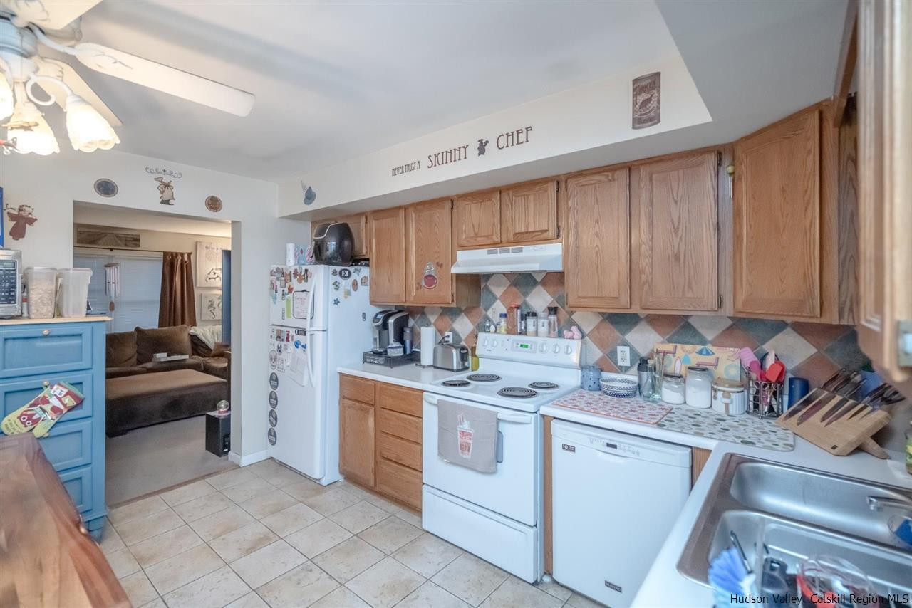 11 Riozzi Court Saugerties, NY 12477 - Photo 5 of 18 Photo 5